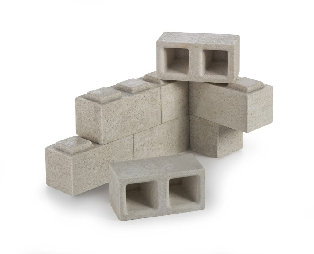 Estos bloques comprimidos ecológicos se pueden utilizar para la construcción y están hechos de sal.