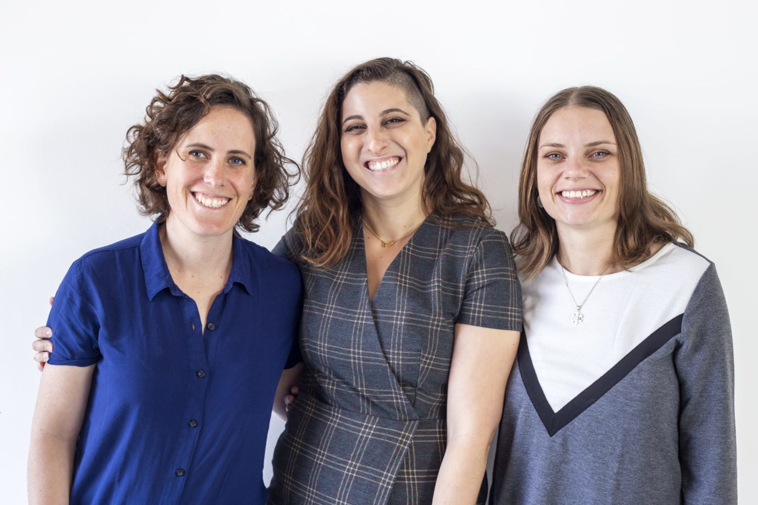 Los fundadores de Kinoko-Tech, la Dra. Jasmin Ravid, la Dra. Daria Feldman y Hadar Shohat. (Cortesía Jasmin Ravid)